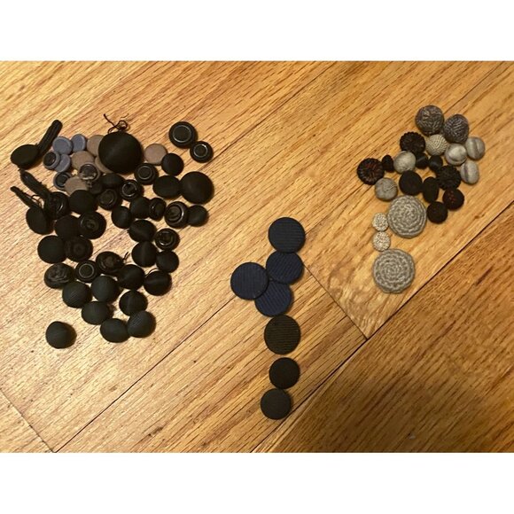 Vintage and Antique Silk and Fabric Buttons Various Sizes - Picture 2 of 6